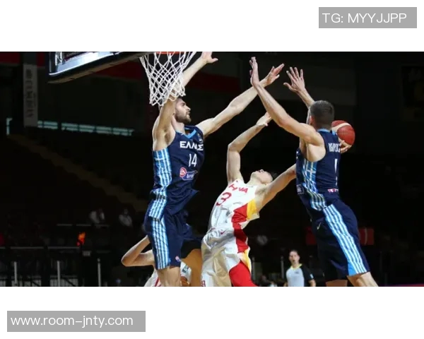 武圣称赞JJ与东里展现白人力量小里若落选全明星或因政治正确因素